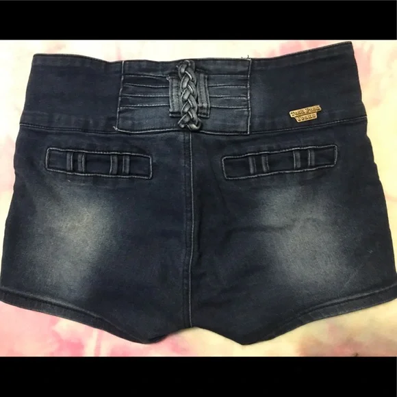 Blue Jean short shorts💙. High waisted. Size 7 - Picture 2 of 5
